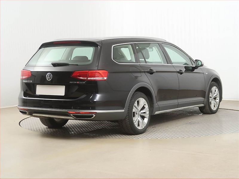 Volkswagen Passat (2017) Alltrack 2.0 TDI, 4X4 - fotka 5 z 16