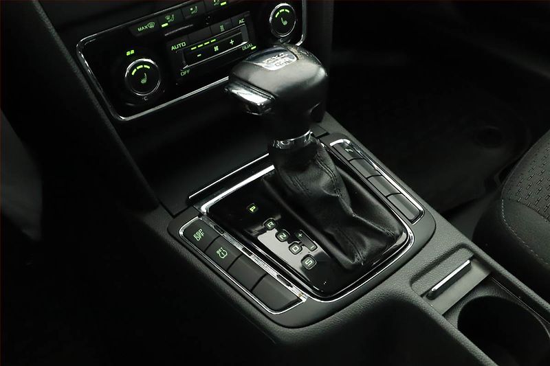 Škoda Superb (2009) 3.6 FSI V6, 4X4, Automat - fotka 10 z 16