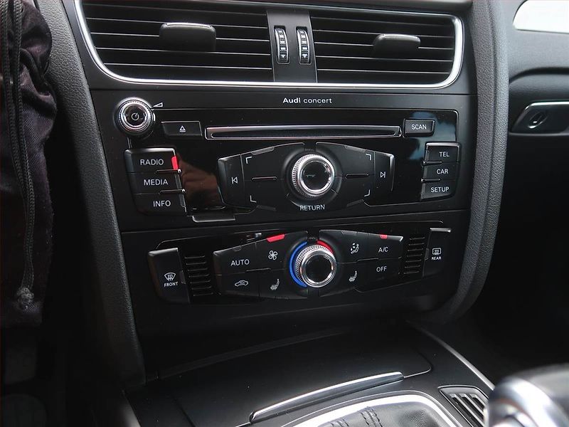 Audi A4 (2015) S-Line 2.0 TDI, Automat - fotka 12 z 16