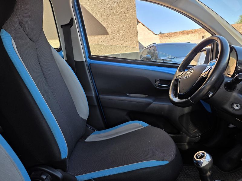Toyota Aygo 1.0-KLIMA-ALU-POSILOVAČ - fotka 11 z 12