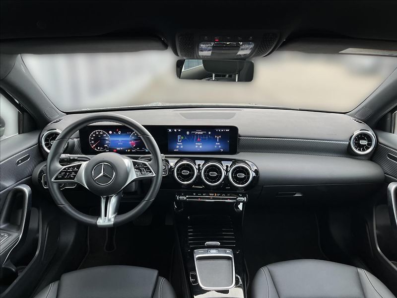 Mercedes-Benz Třídy A 180 Progressive Line - fotka 13 z 21