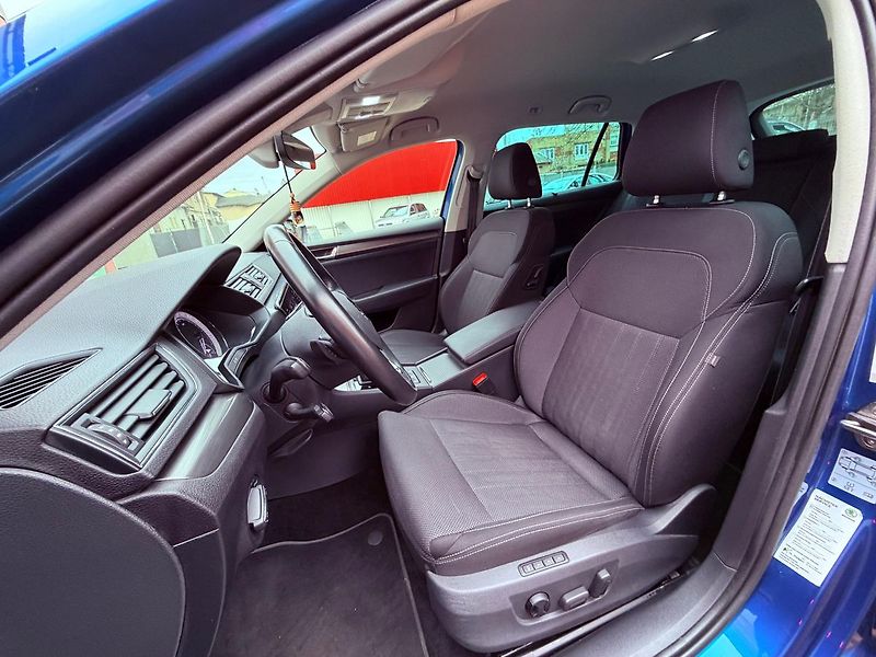 Škoda Superb 2.0 TDi DSG Style, Keyless - fotka 15 z 30