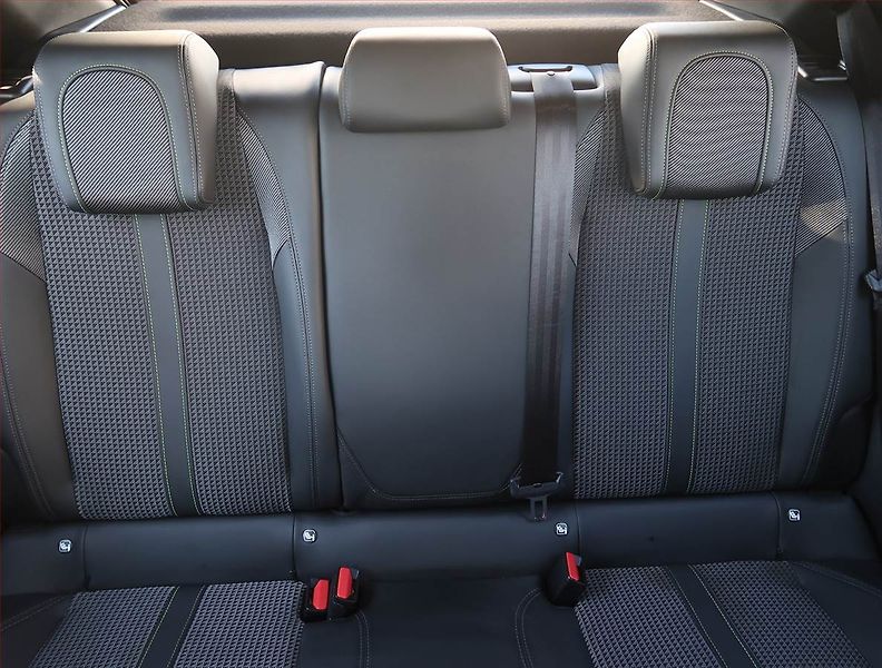 Peugeot 208 (2020) GT Pack 1.2 PureTech, Automat - fotka 10 z 21
