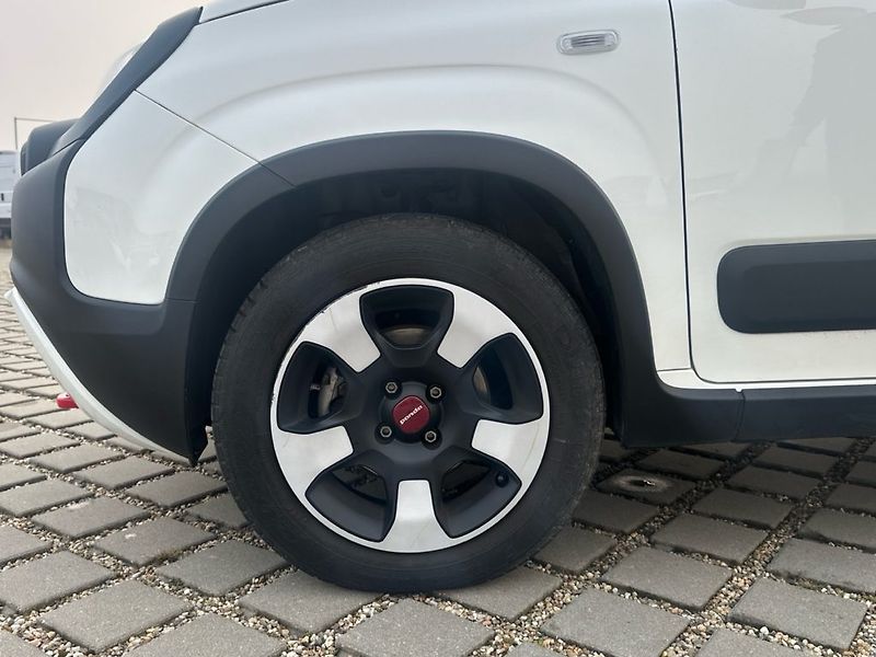 Fiat Panda (2023) 1.0 Hybrid 70cv MAN CROSS - fotka 18 z 18