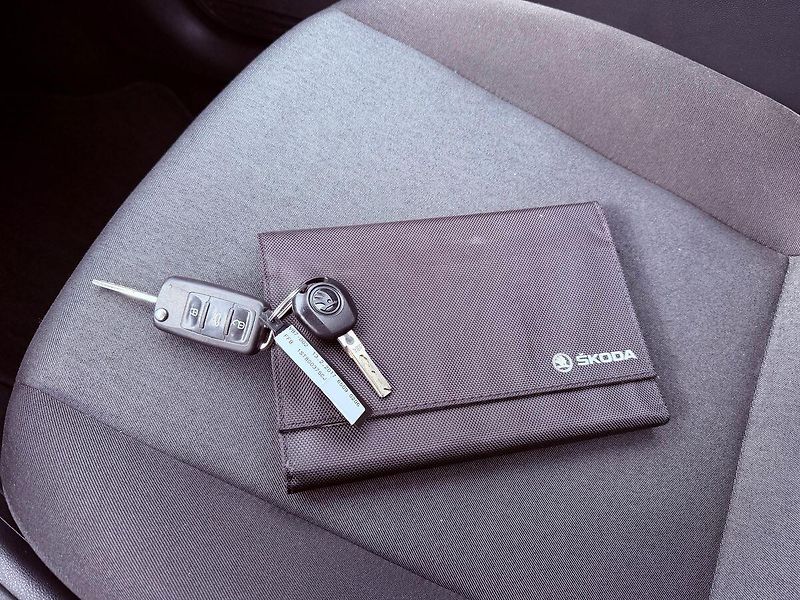 Škoda Citigo 1.0 MPi Cool Edition, Serviska - fotka 18 z 20
