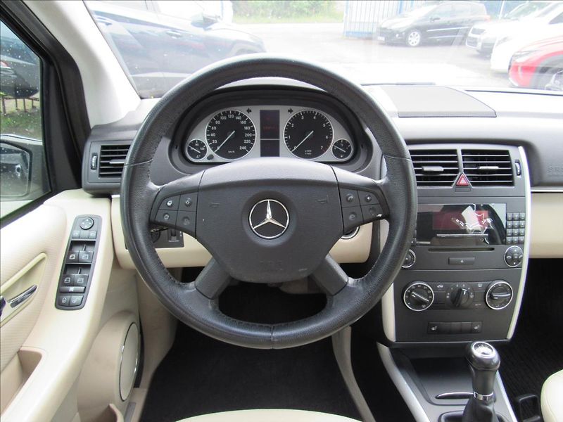 Mercedes-Benz Třídy B 1,7 i 85kW B170 - fotka 12 z 26