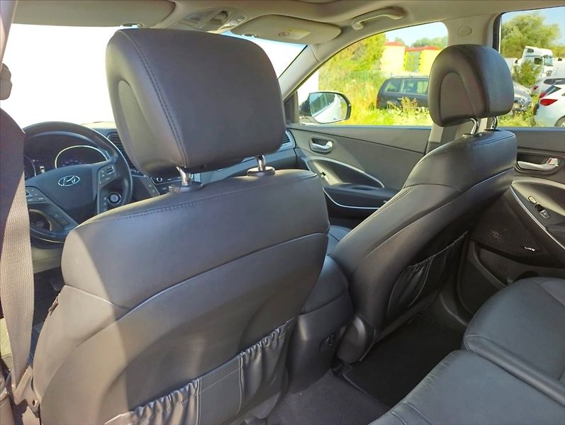 Hyundai Santa Fe 2,2 CRDi 4x4 Aut., Navi Kamera - fotka 21 z 45