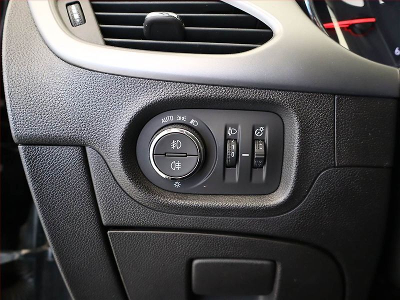 Opel Astra (2017) 1.6 CDTI, Automat, Navi - fotka 14 z 14