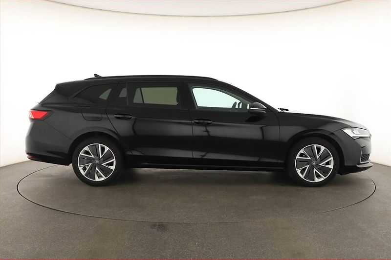 Škoda Superb (2025) 2.0 TDI, SELECTION, KAMERA - fotka 6 z 20