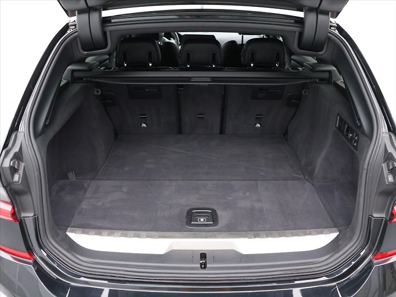 BMW Řada 3 2,0 330e xDrive M-Paket Laser - fotka 10 z 40