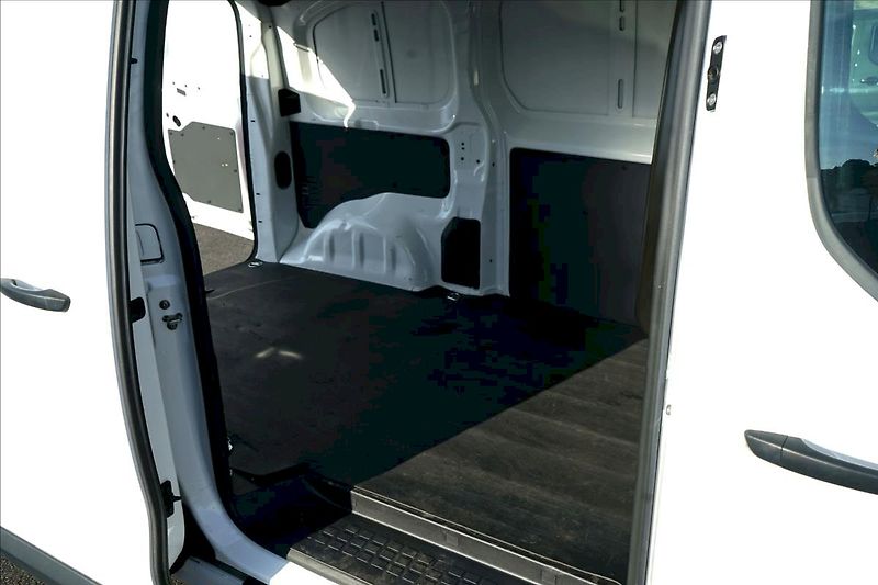 Citroën Jumpy (2020) BlueHDi 75 kW L2H1 Plus - tažn - fotka 8 z 20