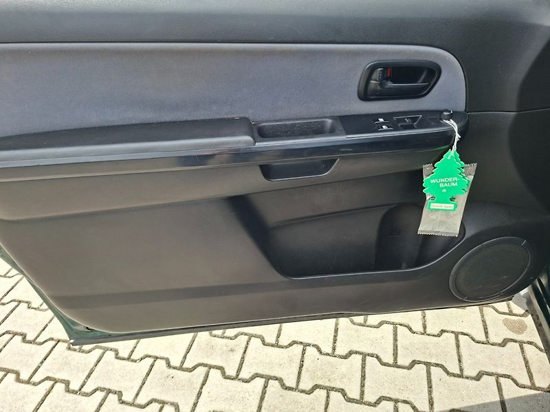 Suzuki Grand Vitara (2008) 1.6i 78kW 4x4 -T.ZAŘ-4 MÍSTNÉ - fotka 16 z 27