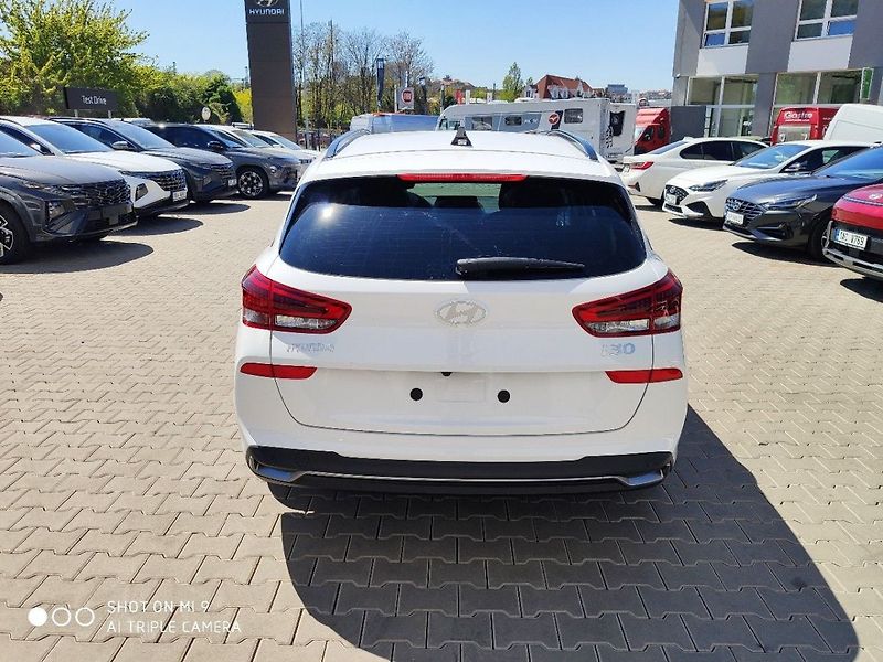 Hyundai i30 26 WG 1,6 T-GDI DCT GO CZECH - fotka 4 z 7