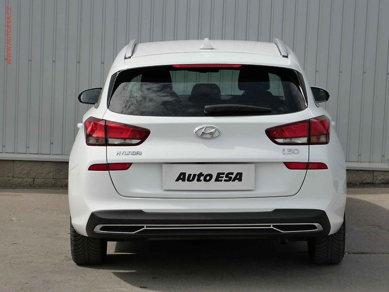 Hyundai i30 (2022) 1.5 T-GDi, ČR, Smart, AT, LED - fotka 5 z 20