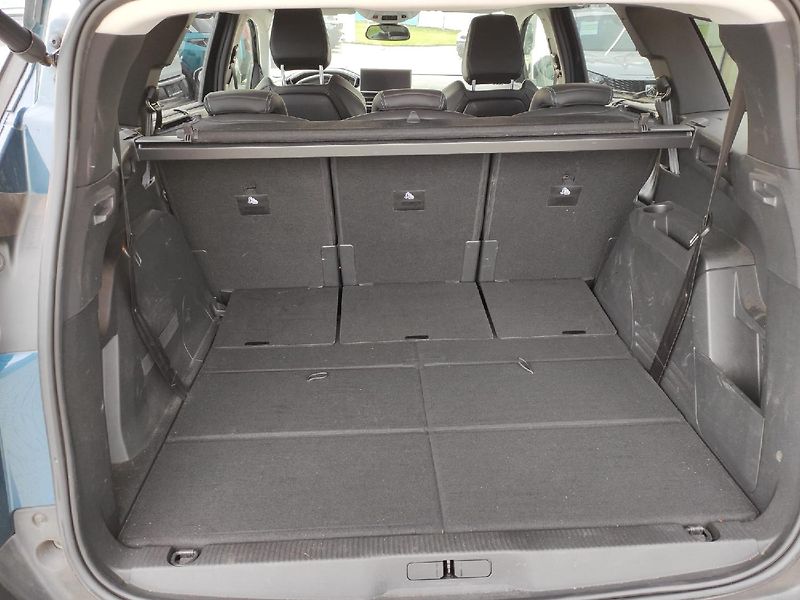 Peugeot 5008 (2021) ALLURE 1.2 MAN6 130k TZ DPH - fotka 6 z 34