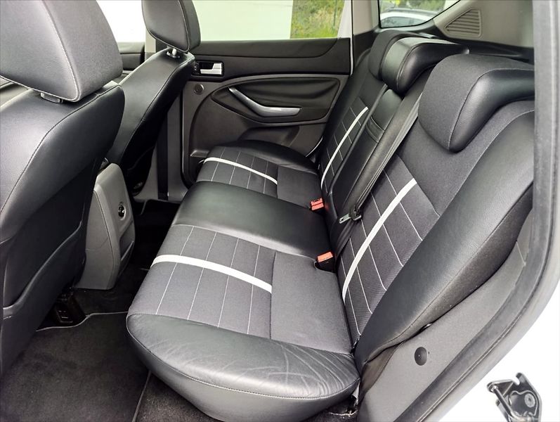 Ford Kuga 2,0 TDCi 4x4 NAVI KŮŽE KAMERA - fotka 18 z 25