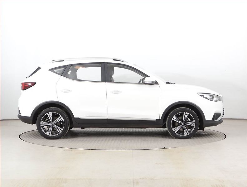 MG ZS (2020) Luxury EV 42.5 kWh, SoH 83% - fotka 6 z 25