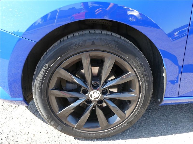 Škoda Fabia 1,0 TSi 70kW STYLE,2x kola,ČR - fotka 17 z 42