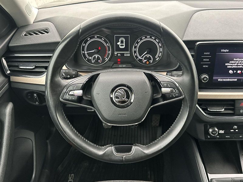 Škoda Scala (2023) 1.5 TSI Style - fotka 10 z 30