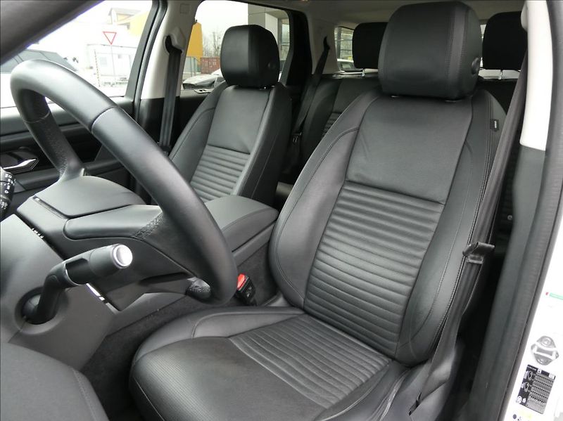 Land Rover Discovery Sport 2,0 P200 SE,1.Maj, ČR, DPH - fotka 16 z 41