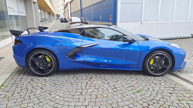 Chevrolet Corvette C8 Stingray Convertible 3LT - fotka 7 z 16