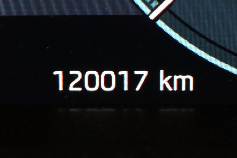 Škoda Octavia 2,0 TDI 110kW LED Matrix Navi - fotka 15 z 26