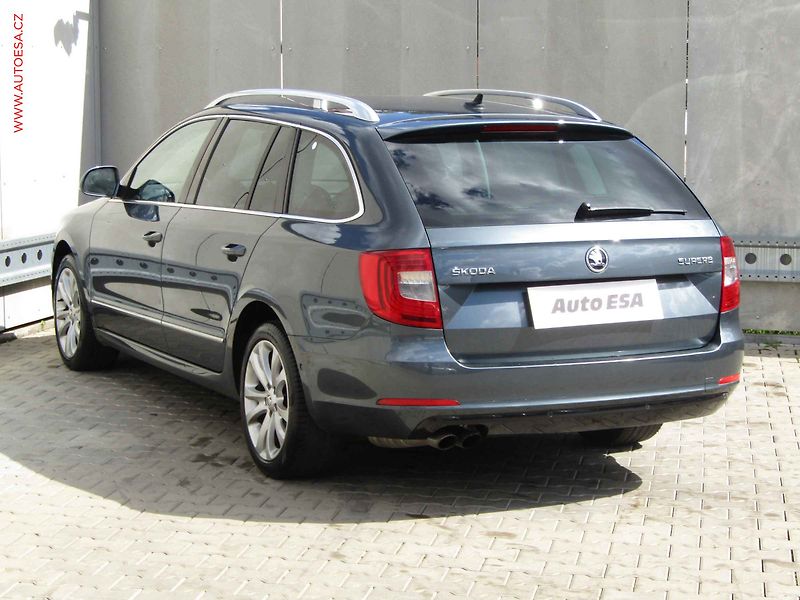 Škoda Superb (2014) 2.0 TDi, ČR, Elegance, DSG - fotka 6 z 21