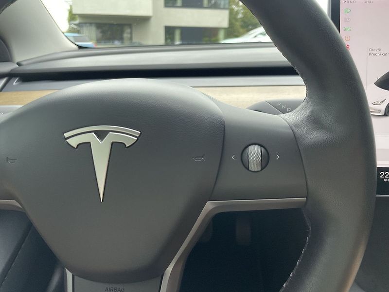 Tesla Model 3 Standart Range Plus LFP - fotka 31 z 40