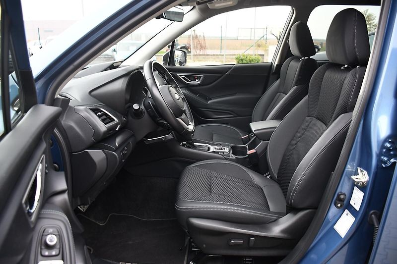 Subaru Forester e-BOXER ACC CARPLAY KAMERA - fotka 10 z 53