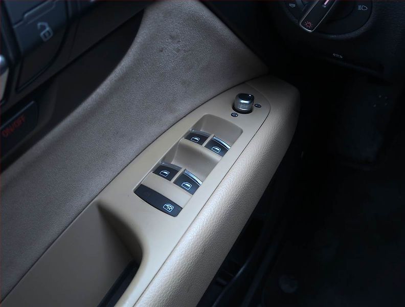 Audi Q7 (2012) 3.0 TDI, 4X4, Automat, Kůže - fotka 18 z 18