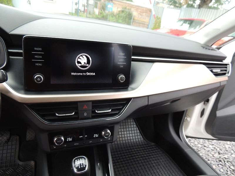 Škoda Scala (2020) 1.0TSi,85kw,Style,full LED,ČR - fotka 17 z 38