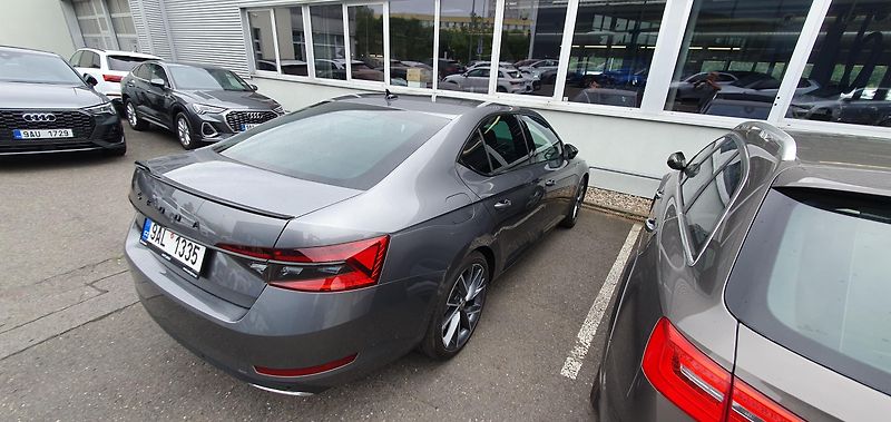 Škoda Superb (2022) SportLine - fotka 6 z 14
