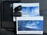 Peugeot 5008 (2018) 1.2PT 96kW A/T! 7míst! Allure! - náhled 21
