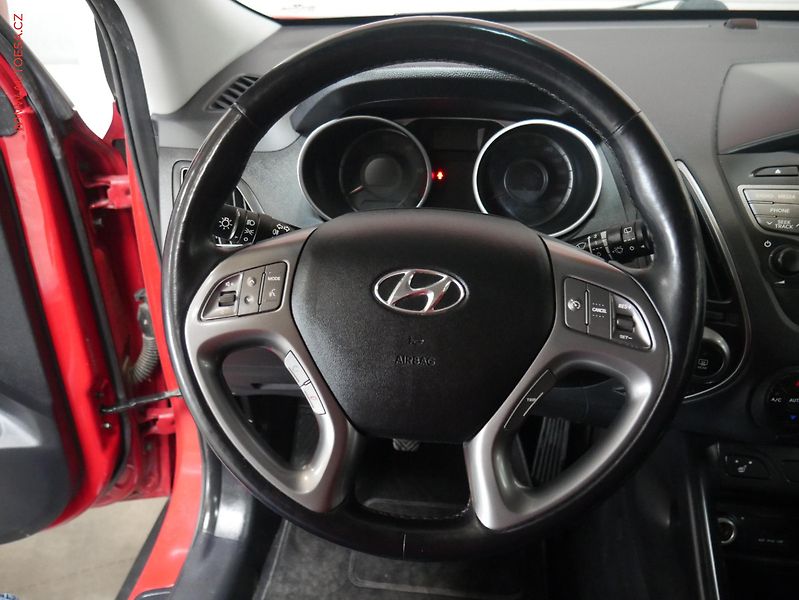 Hyundai ix35 (2014) 1.7 CRDi, 2.maj,ČR, STK2/28 - fotka 13 z 18