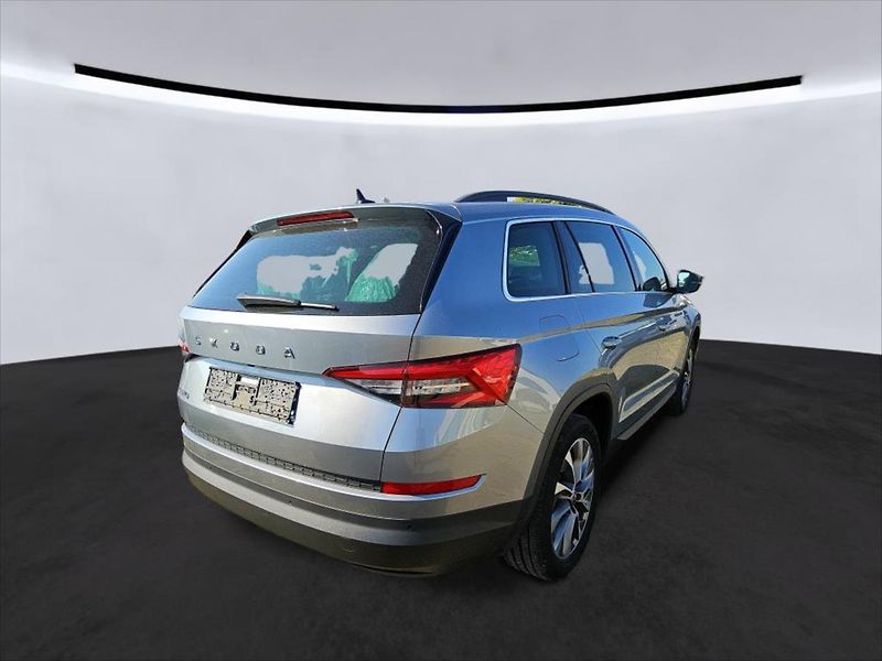 Škoda Kodiaq 2,0 TDI TAŽNÉ KEYLESS KAMERA - fotka 4 z 8