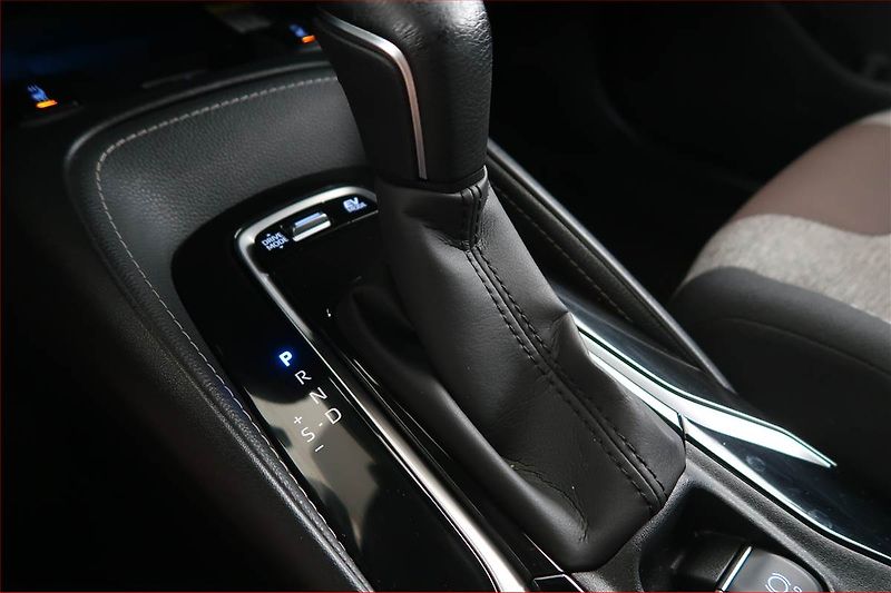 Toyota Corolla (2021) 2.0 Hybrid, Automat - fotka 13 z 19