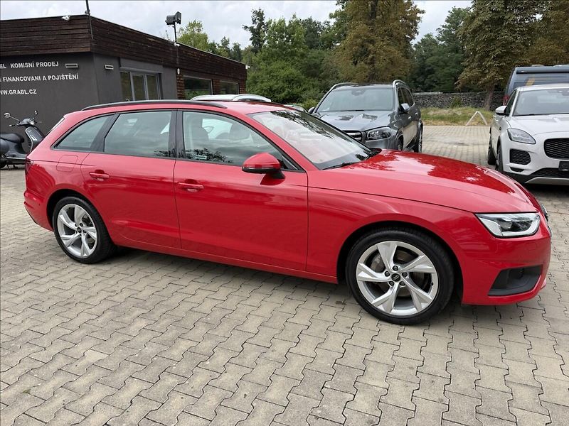 Audi A4 Avant 40 tdi quattro S-trinic - fotka 4 z 27
