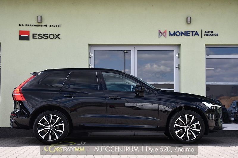 Volvo XC60 2.0T8 R-Desing RECHARGE - fotka 6 z 54