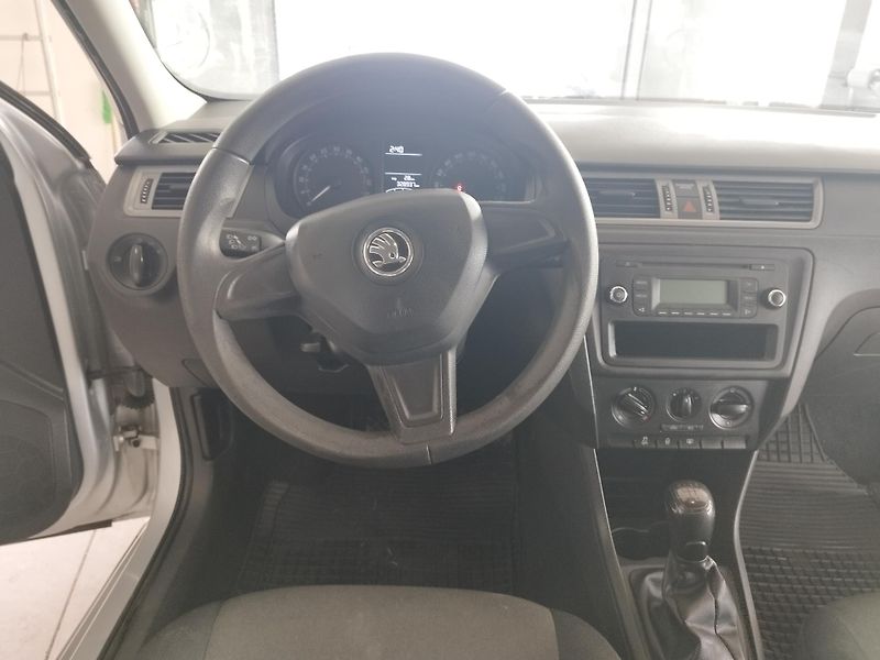 Škoda Rapid (2015) 1,6TDI,66KW,KLIMA,NOV.ROZVODY - fotka 22 z 29