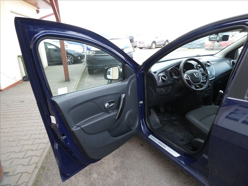 Dacia Logan 1,0 SCe Arctica, KLIMA, ČR - fotka 18 z 35