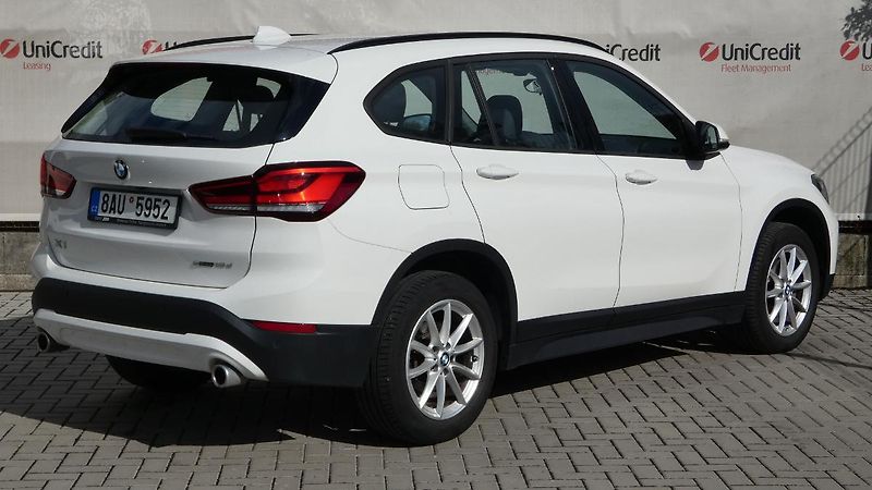 BMW X1 s Drive18d - fotka 3 z 24