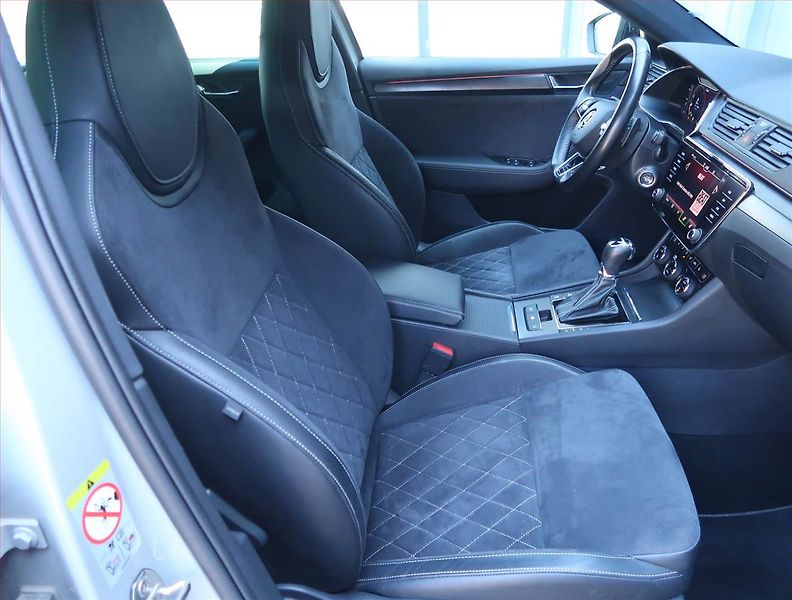 Škoda Superb (2022) Sportline 2.0 TDI - fotka 9 z 17