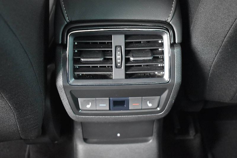 Škoda Karoq (2022) 1.5TSI 110kW Tour,DSG,Webasto - fotka 11 z 29