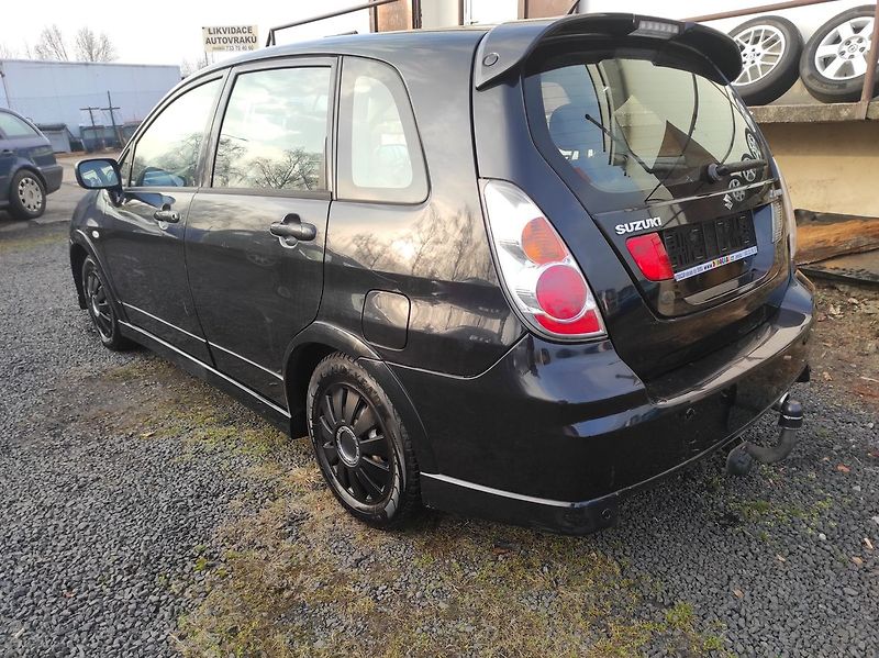 Suzuki Liana 1.6 16V combi 4 seasons - fotka 3 z 26