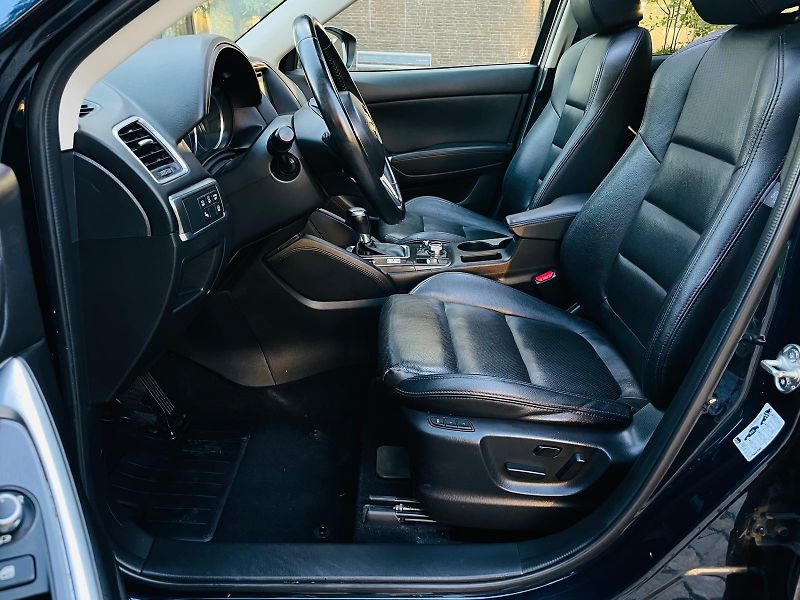 Mazda CX-5 2.5i 4x4 AUT 1.MAJITEL KAMERA - fotka 29 z 53