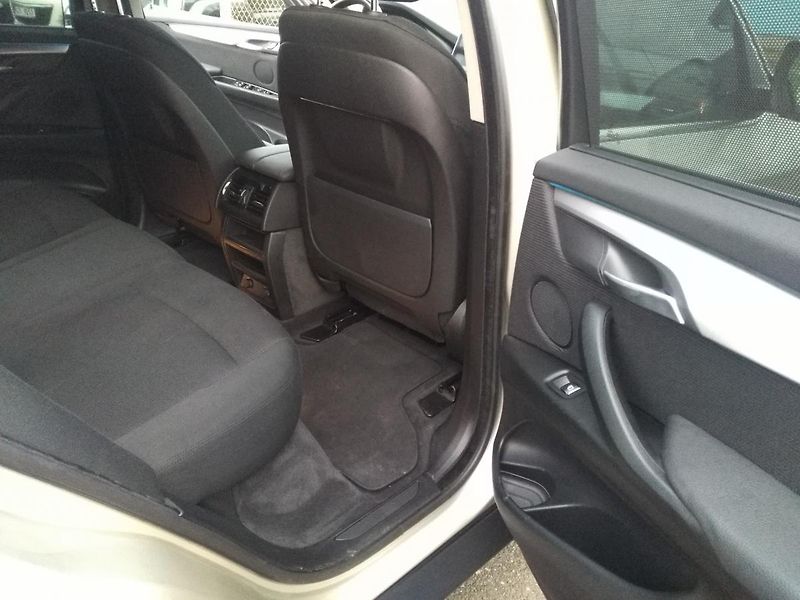 BMW X5 3,0d xDrive - fotka 33 z 36