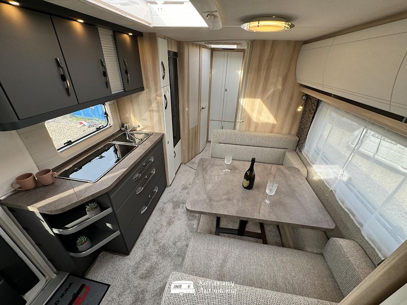 Hobby De Luxe 545 (2024) Klíma, Solar, Mover, Menič - fotka 25 z 39