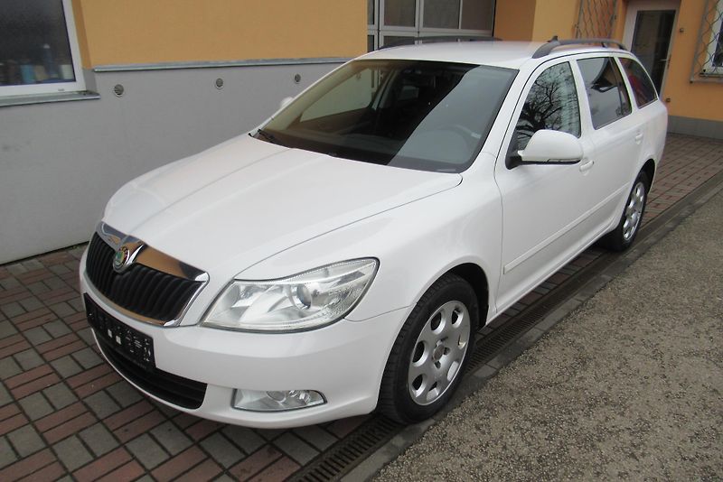 Škoda Octavia 2.0 TDi AUT.KLIMA VYHŘÍV.SED. - fotka 5 z 18