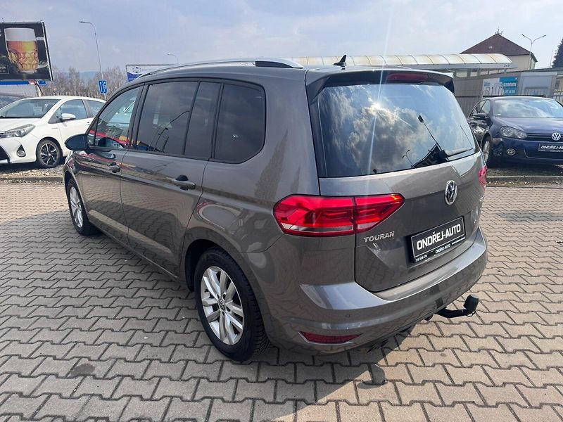 Volkswagen Touran (2016) 7X 2,0 TDI 110 KW 2 MAJ TAŽNÉ - fotka 4 z 50