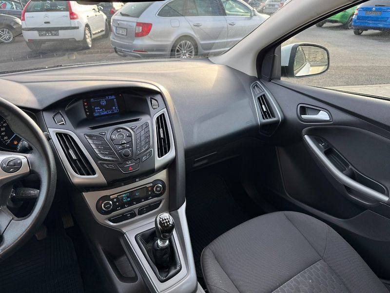 Ford Focus (2013) Trend 1.6 TDCi - fotka 19 z 29